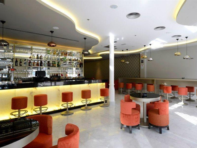 Hotel Indigo Barcelona - Plaza Catalunya, an IHG Hotel Bagian luar foto